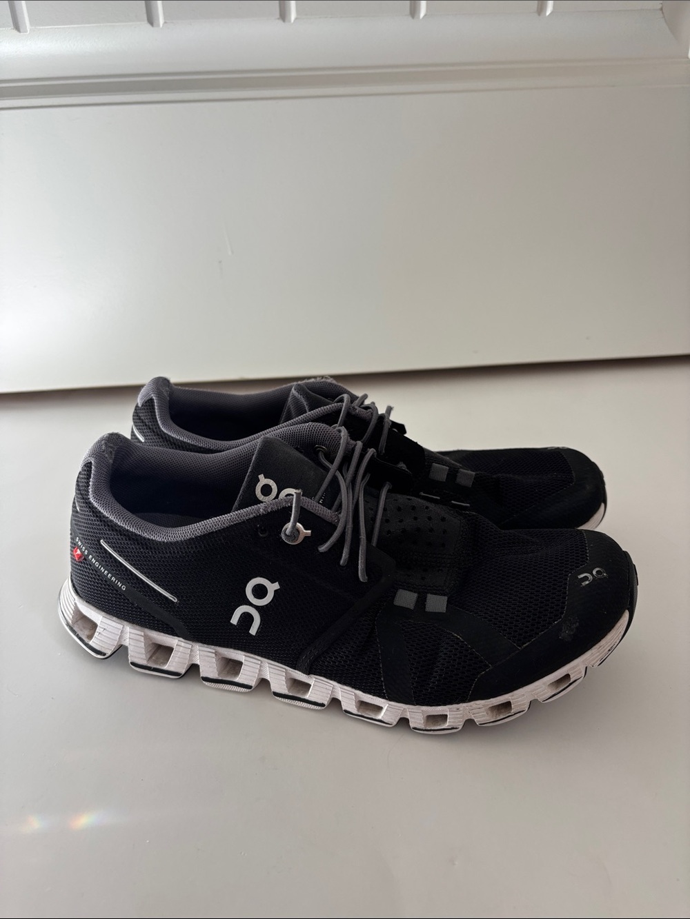 On Cloud 5 Black White Running Walking Sneakers Shoes Women’s Size 8